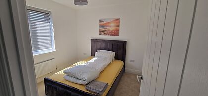 Brand new Entire 4-bed House in Peterborough