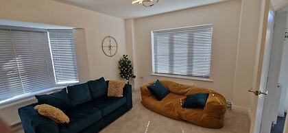 Brand new Entire 4-bed House in Peterborough