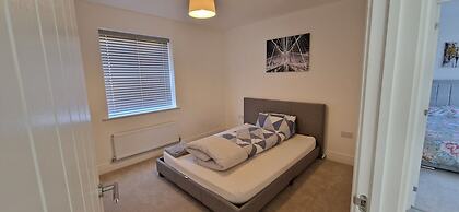 Brand new Entire 4-bed House in Peterborough