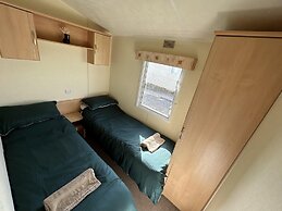 Lovely 2-bed Caravan at St Osyth Caravan Park