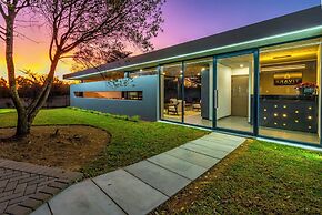 KRAVIT Premier Suites