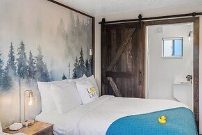 The Lazy Duck Inn