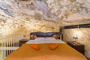 Experience Stay In A Cave St. Martin