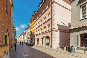 Old Town Apartment Piwna by Renters
