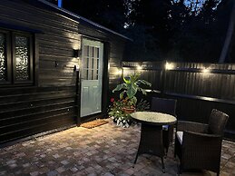Charming Woodland Lodge 2 Person 1 Bedroom
