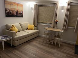 Charming Woodland Lodge 2 Person 1 Bedroom