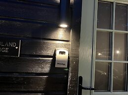 Charming Woodland Lodge 2 Person 1 Bedroom