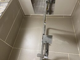 Charming Woodland Lodge 2 Person 1 Bedroom