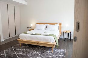Capital Emerald Line 1 bed  by YourHost