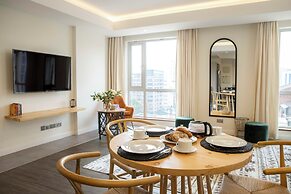 Capital Emerald Line 1 bed  by YourHost