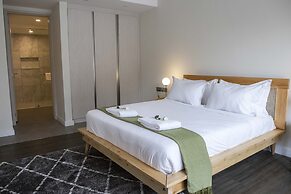 Capital Emerald Line 1 bed  by YourHost