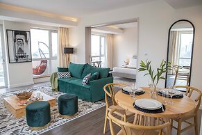 Capital Emerald Line 1 bed  by YourHost