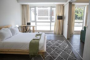 Capital Emerald Line 1 bed  by YourHost