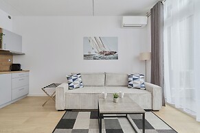 Airport Wrocław Apartment by Renters