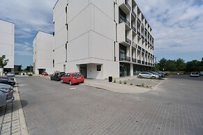 Airport Wrocław Apartment by Renters