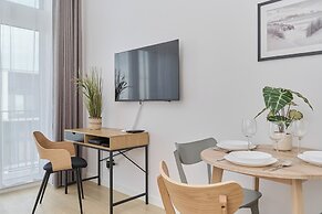 Airport Wrocław Apartment by Renters