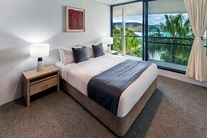 Waves 2 - Ocean views with buggy