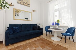 Unique Studio With Mezzanine by Renters