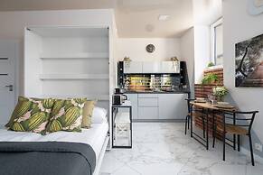 Studio on Dluga Street by Renters
