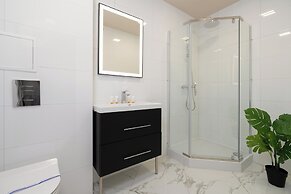 Studio on Dluga Street by Renters