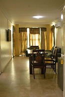 Biggie Hotel and Suites
