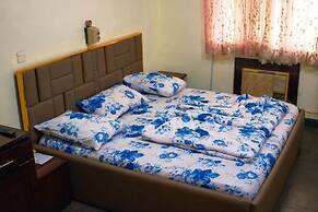 Biggie Hotel and Suites