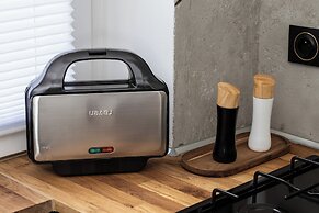 Old Town Apartment Garncarska by Renters