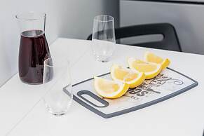 Old Town Apartment Garncarska by Renters