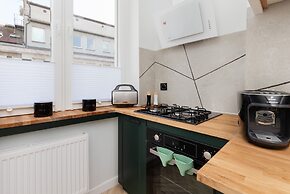 Old Town Apartment Garncarska by Renters