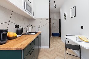 Old Town Apartment Garncarska by Renters