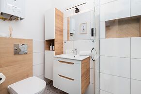 Old Town Apartment Garncarska by Renters