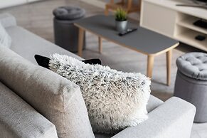 Scandi Małe Garbary Apartment by Renters