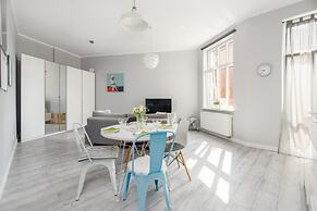 Scandi Małe Garbary Apartment by Renters