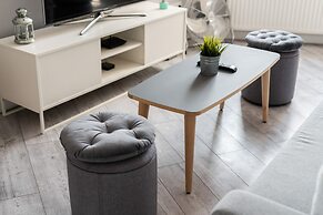 Scandi Małe Garbary Apartment by Renters