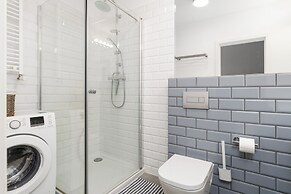 Scandi Małe Garbary Apartment by Renters