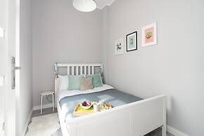 Scandi Małe Garbary Apartment by Renters