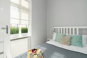 Scandi Małe Garbary Apartment by Renters
