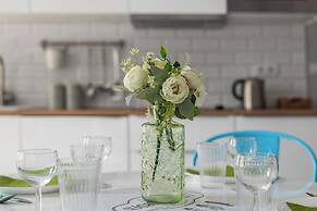 Scandi Małe Garbary Apartment by Renters