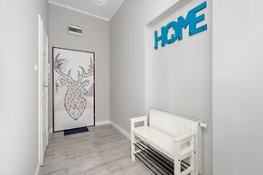 Scandi Małe Garbary Apartment by Renters