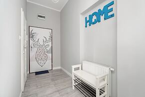 Scandi Małe Garbary Apartment by Renters