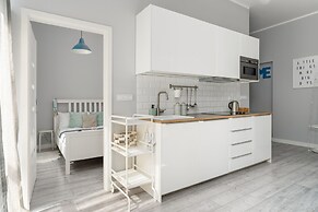 Scandi Małe Garbary Apartment by Renters