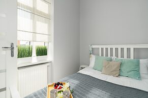 Scandi Małe Garbary Apartment by Renters