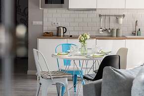Scandi Małe Garbary Apartment by Renters