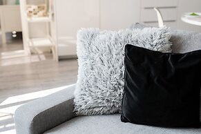 Scandi Małe Garbary Apartment by Renters