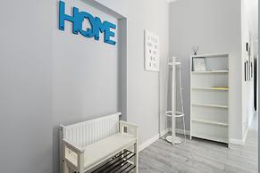 Scandi Małe Garbary Apartment by Renters