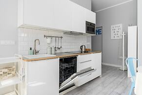 Scandi Małe Garbary Apartment by Renters