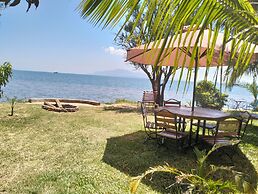 Bimoss Beach Resort & Campsite