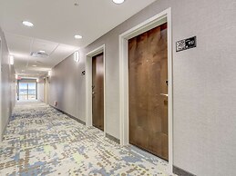 Hampton Inn & Suites Cincinnati Midtown Rookwood