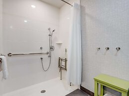 Hampton Inn & Suites Cincinnati Midtown Rookwood