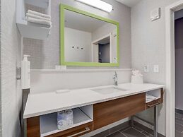 Hampton Inn & Suites Cincinnati Midtown Rookwood